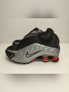 Nike Shox Jr R4 Red Silver Block Sneakers, Size 4Y /  CW2626-005 Pre-owned
